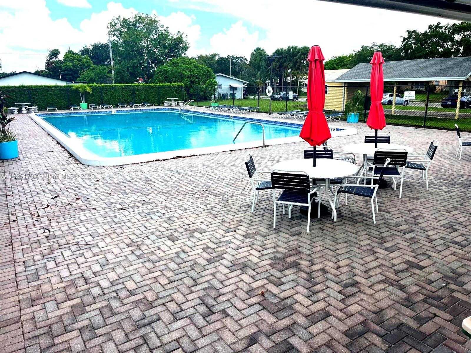 Small Image of 2309 NORTH WEST 54TH ST, Tamarac Number 15