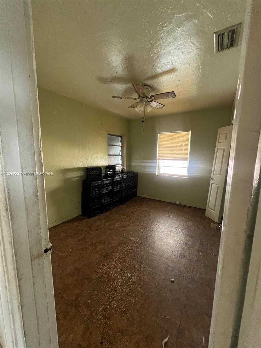 Small Image of 2800 NORTH WEST 164TH ST, Miami Gardens Number 12