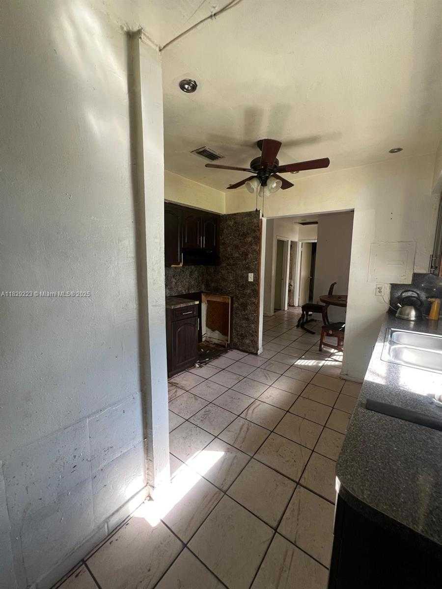 Small Image of 2800 NORTH WEST 164TH ST, Miami Gardens Number 13