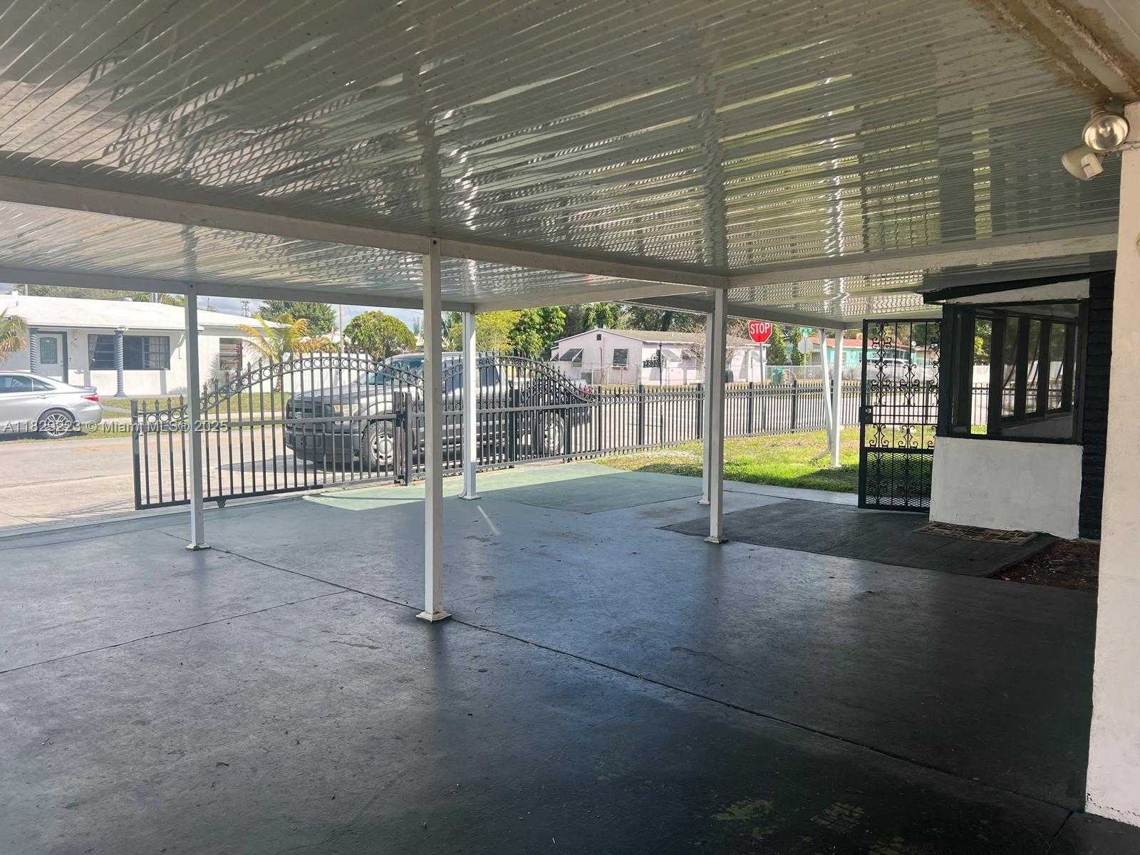 Small Image of 2800 NORTH WEST 164TH ST, Miami Gardens Number 21