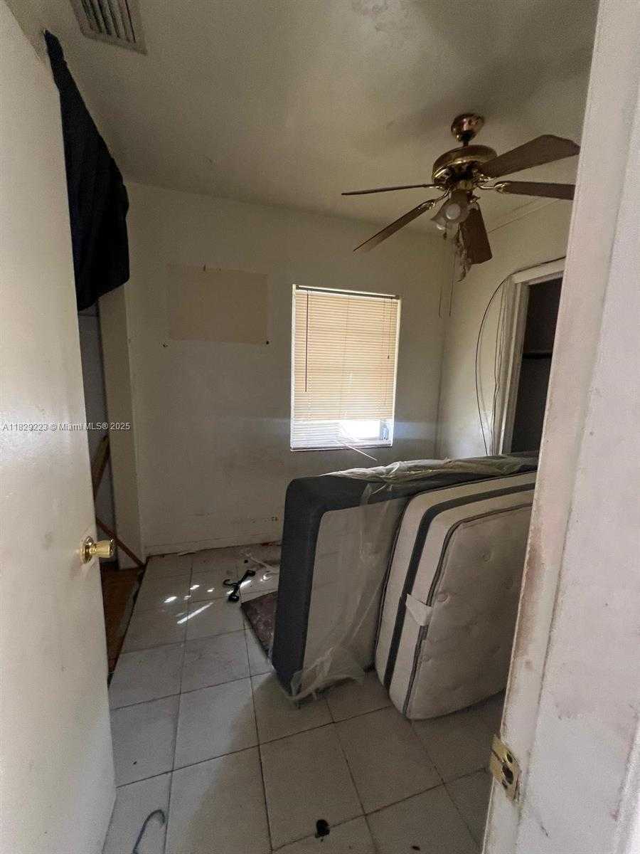 Small Image of 2800 NORTH WEST 164TH ST, Miami Gardens Number 4