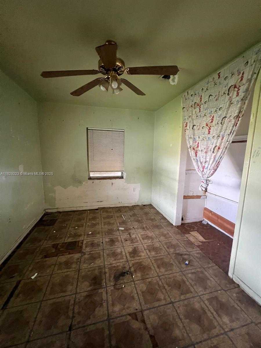 Small Image of 2800 NORTH WEST 164TH ST, Miami Gardens Number 6