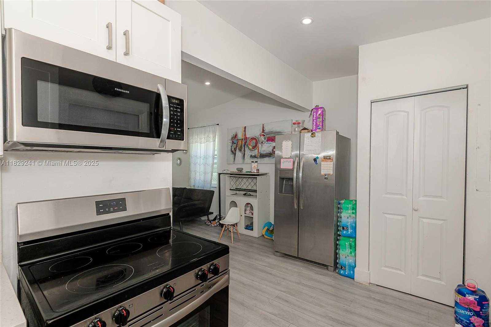Small Image of 15955 WEST BUNCHE PARK DR, Miami Gardens Number 14