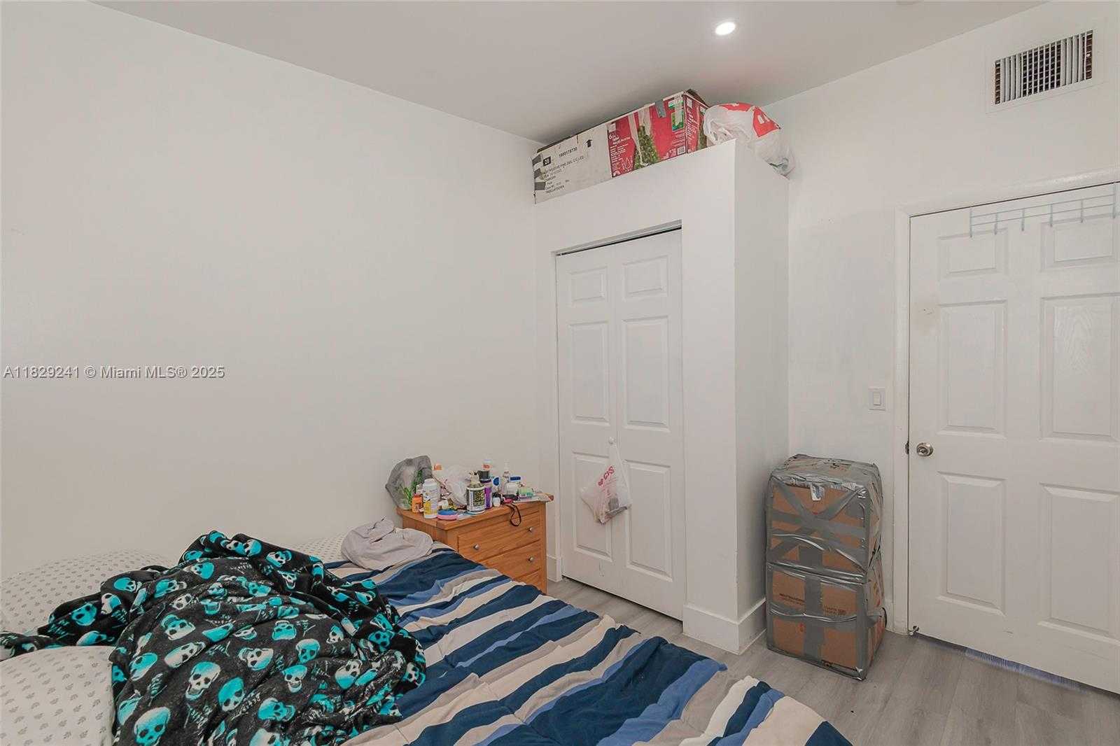 Small Image of 15955 WEST BUNCHE PARK DR, Miami Gardens Number 17