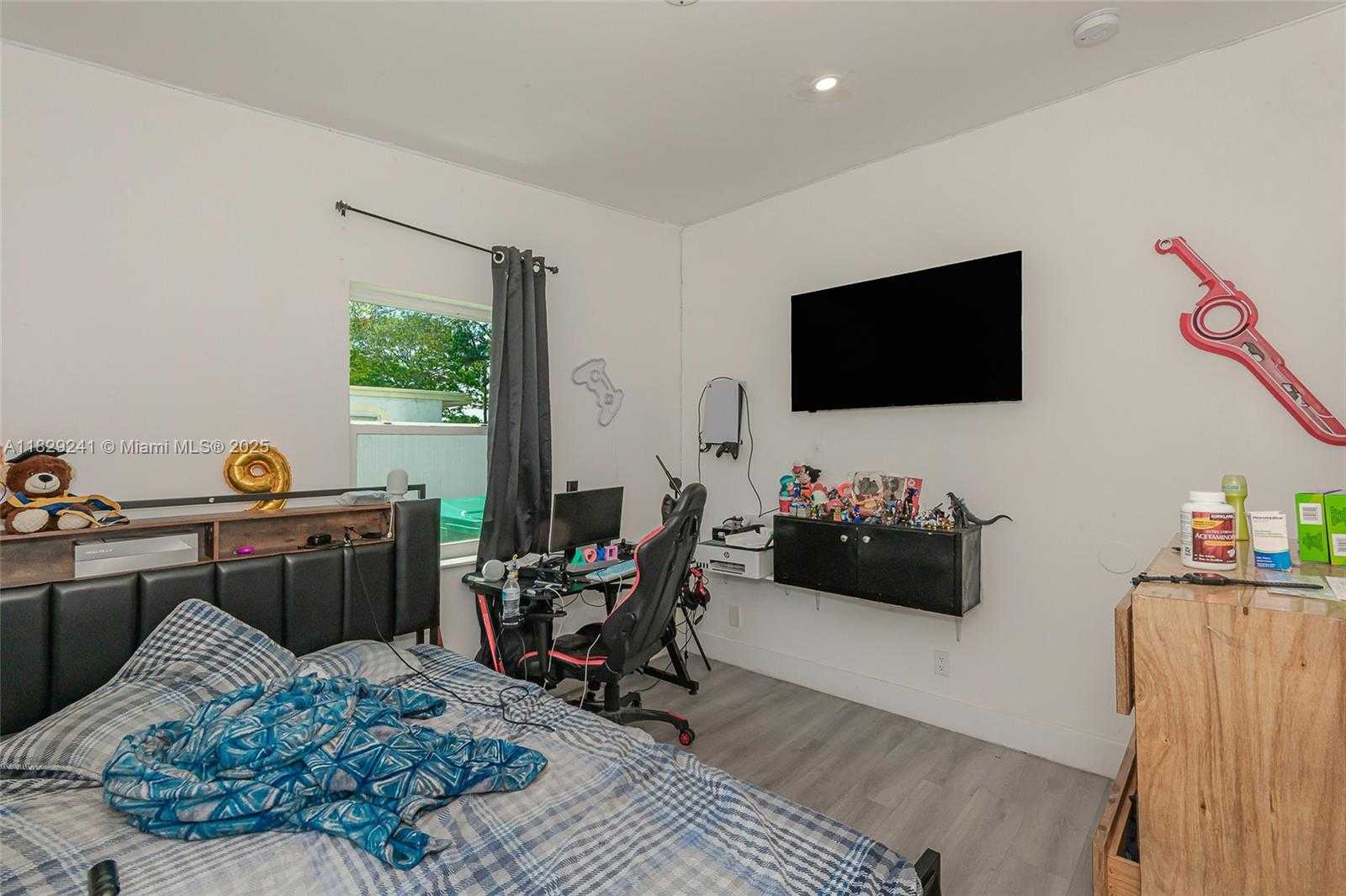 Small Image of 15955 WEST BUNCHE PARK DR, Miami Gardens Number 24