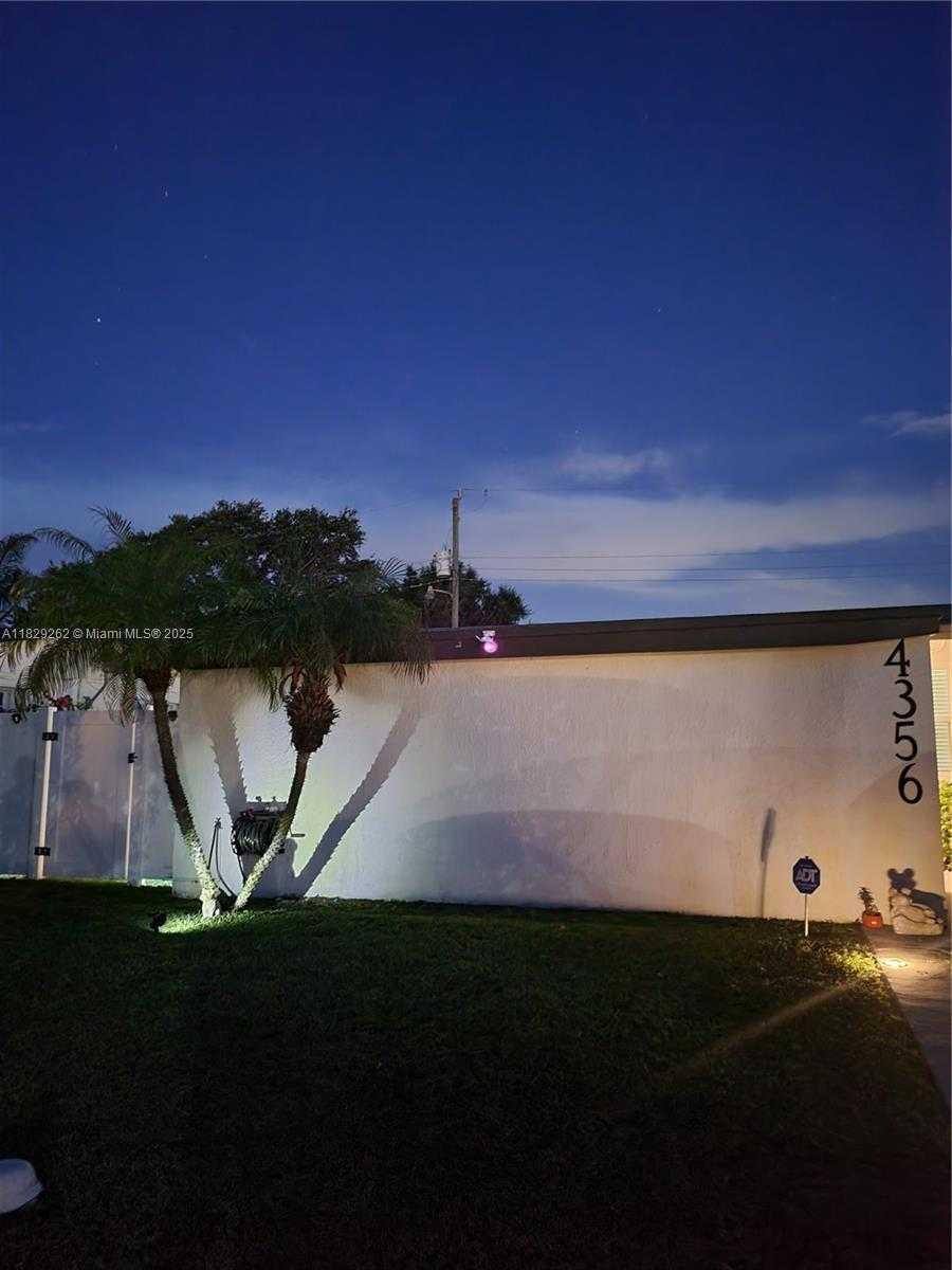 Small Image of 4356 SOUTH MARY CIR, Palm Beach Gardens Number 5