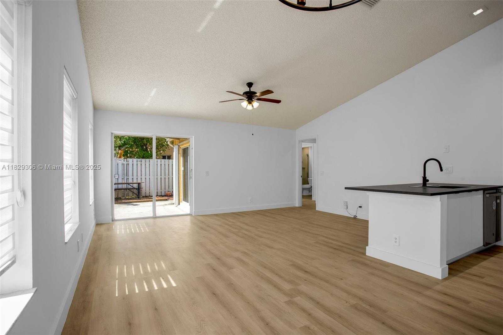 Small Image of 1611 PALERMO DR, Weston Number 11