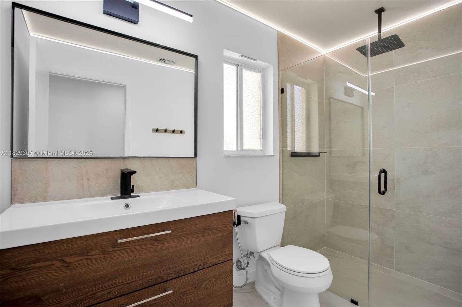 Small Image of 1611 PALERMO DR, Weston Number 17
