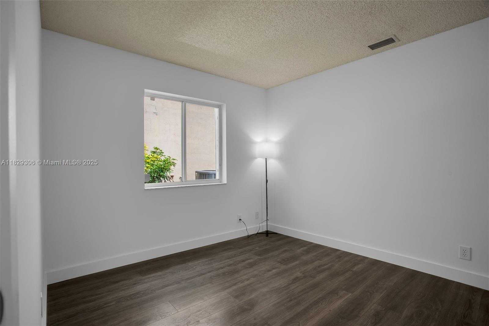Small Image of 1611 PALERMO DR, Weston Number 25