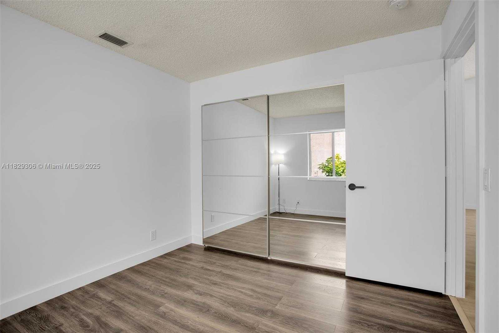 Small Image of 1611 PALERMO DR, Weston Number 26