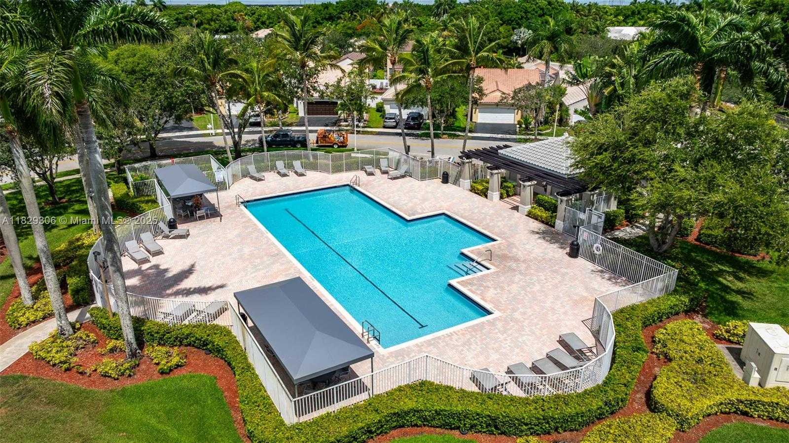 Small Image of 1611 PALERMO DR, Weston Number 29