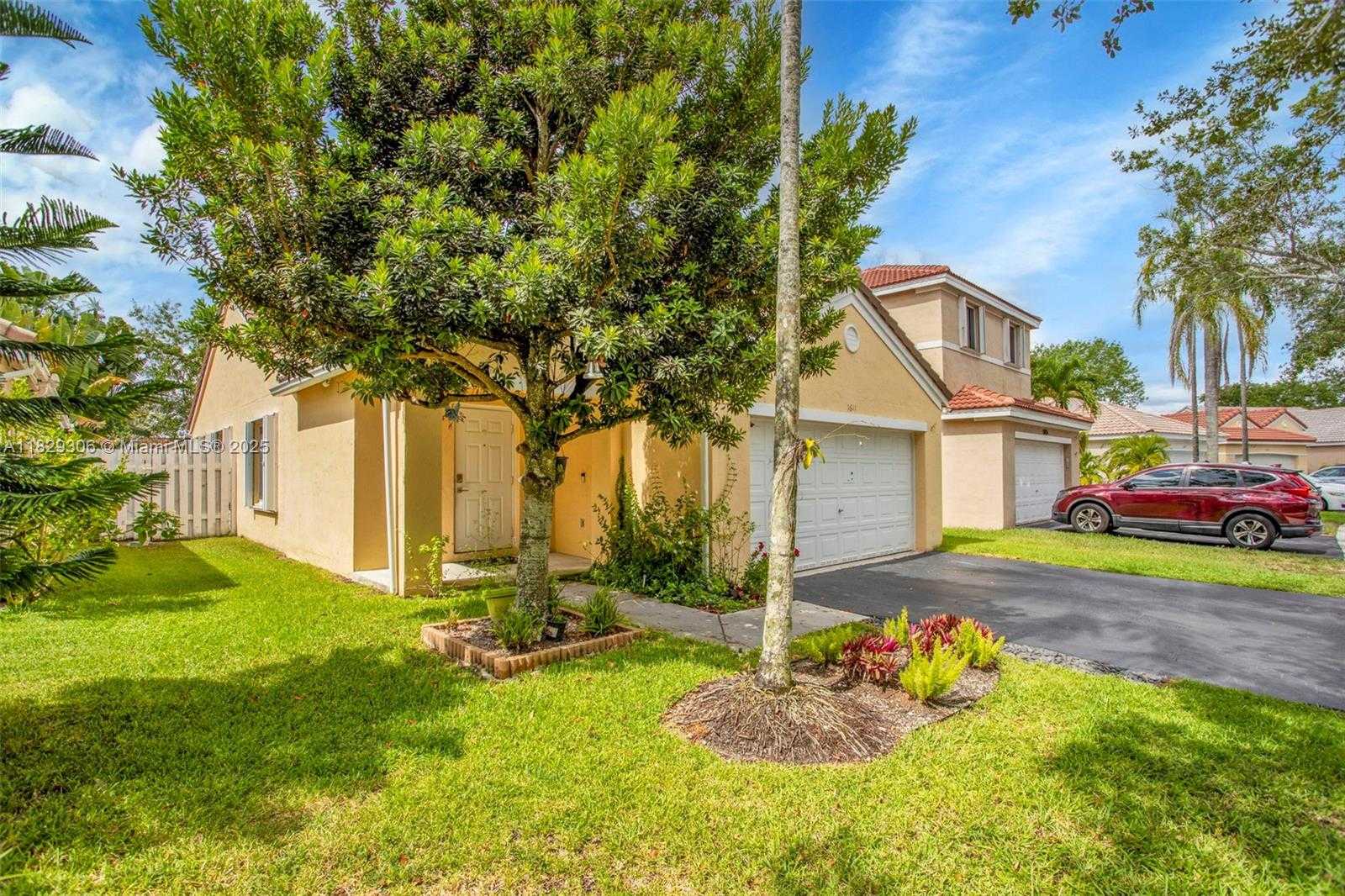 Small Image of 1611 PALERMO DR, Weston Number 3