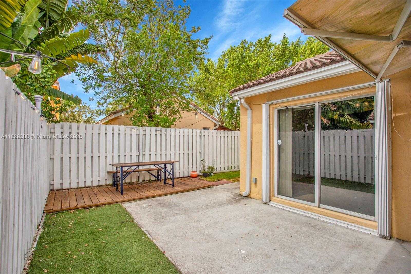 Small Image of 1611 PALERMO DR, Weston Number 32