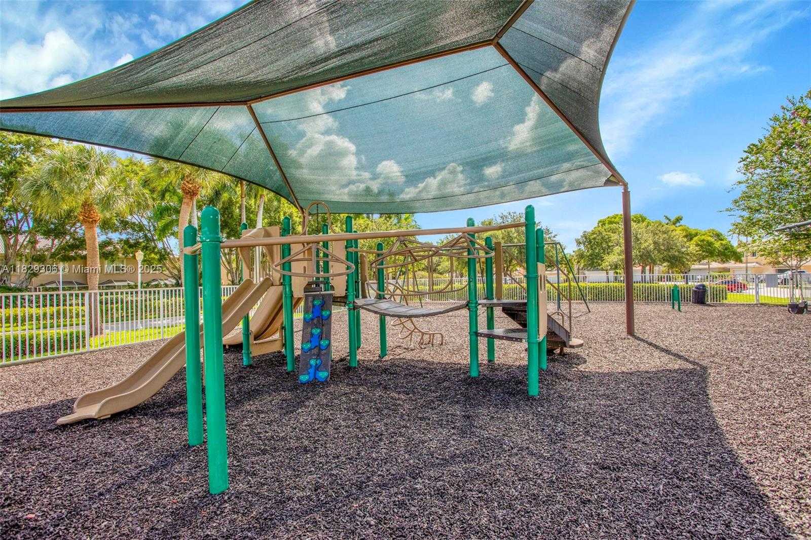 Small Image of 1611 PALERMO DR, Weston Number 36