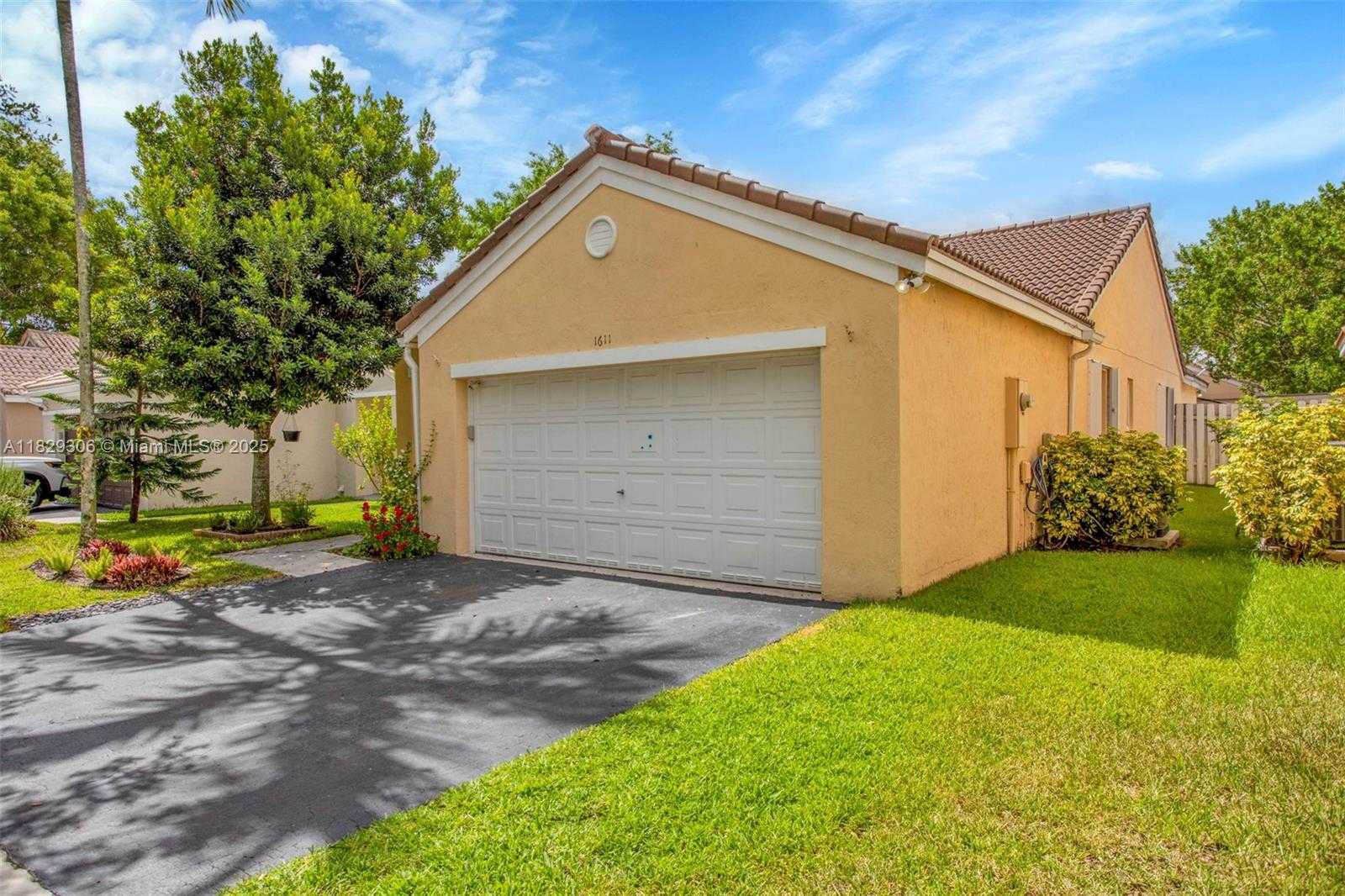 Small Image of 1611 PALERMO DR, Weston Number 4