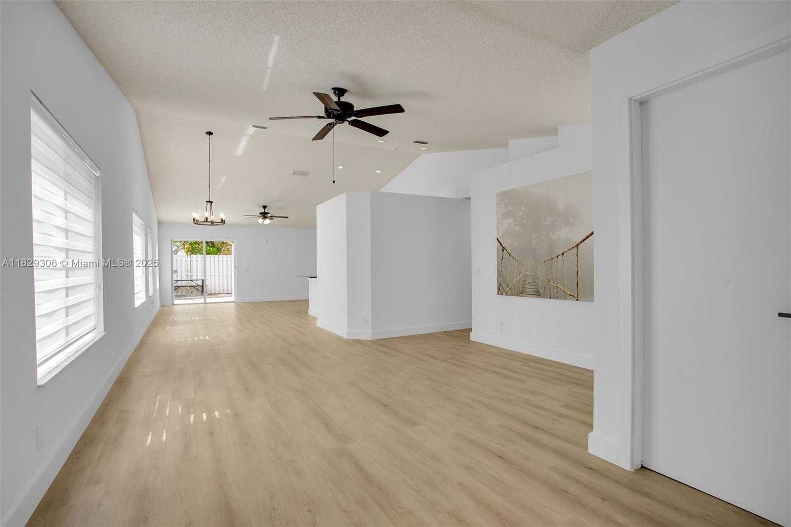 Small Image of 1611 PALERMO DR, Weston Number 8