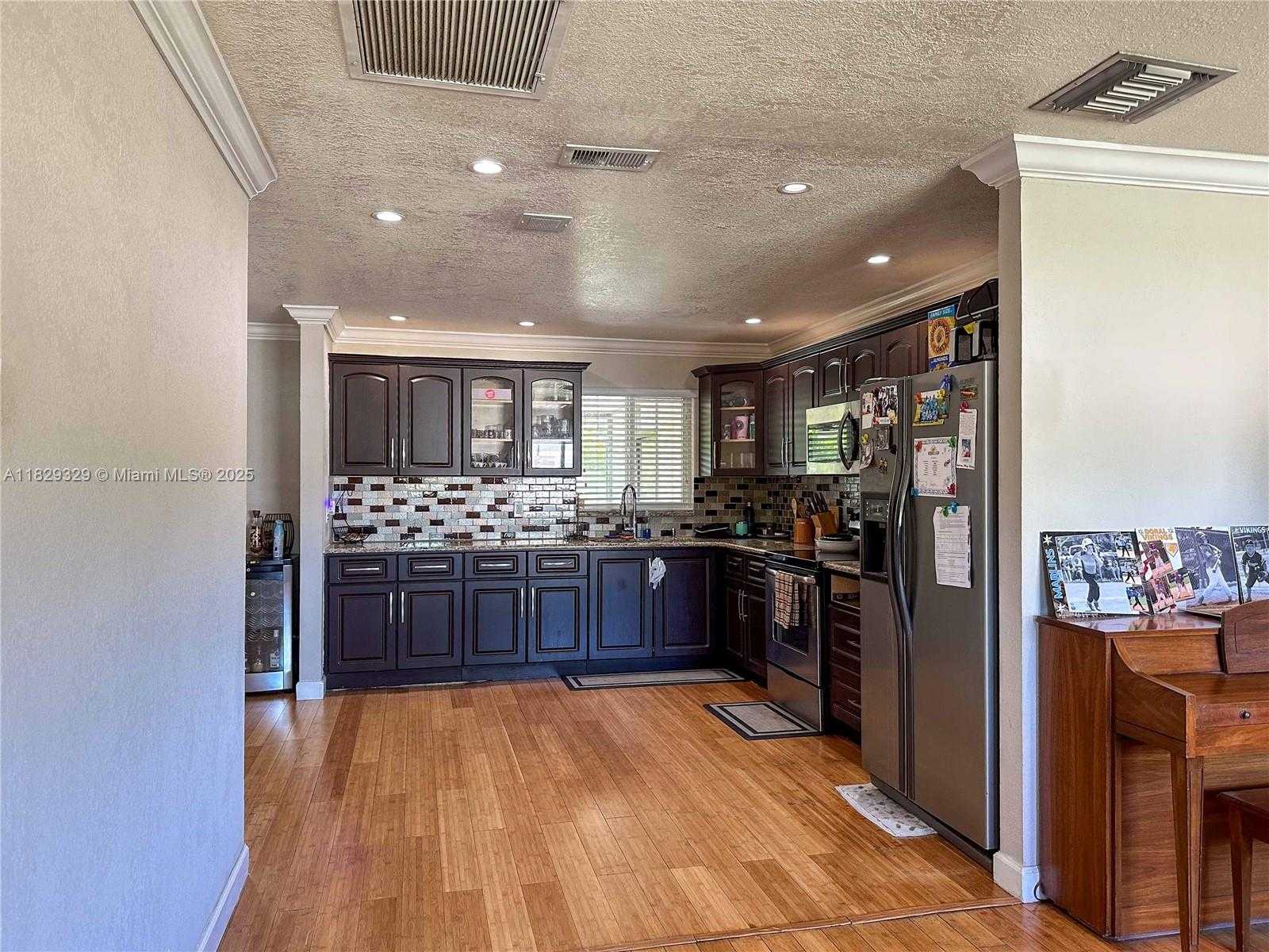 Small Image of 2000 SOUTH WEST 98TH TER, Miramar Number 3