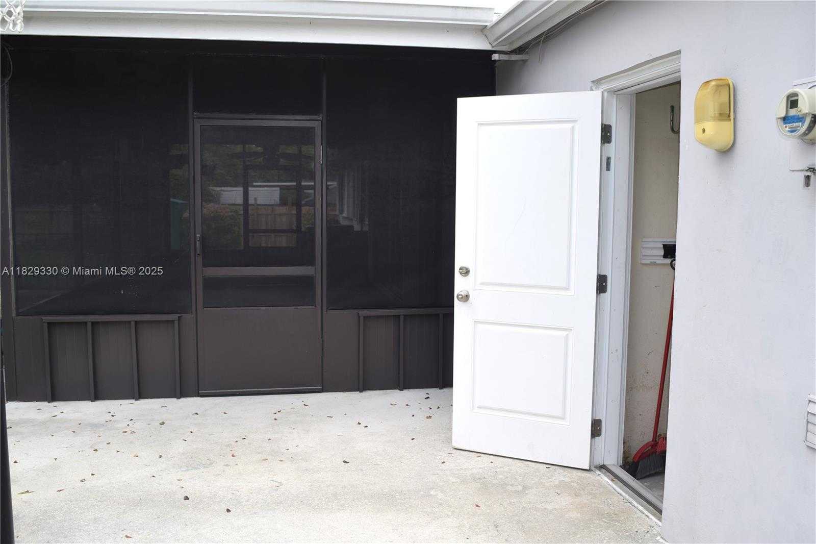 Small Image of 9355 SOUTH WEST 181ST ST, Palmetto Bay Number 53