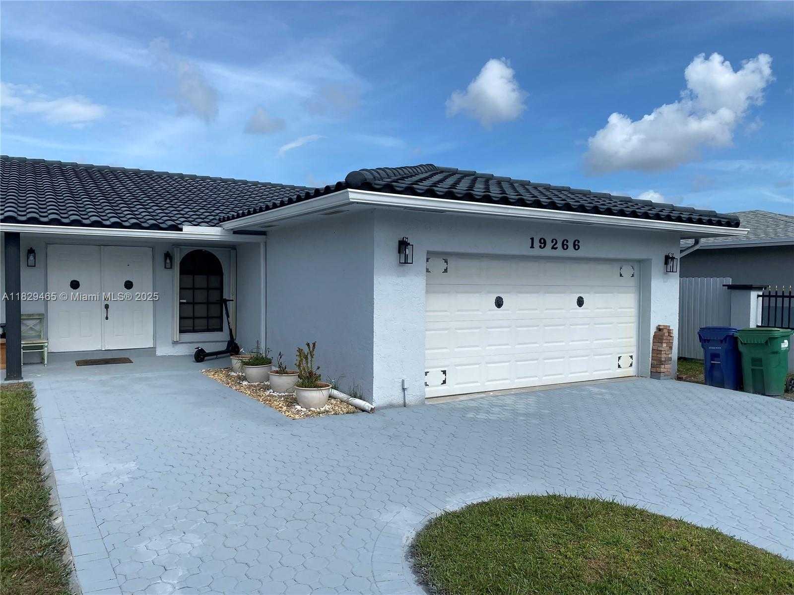 Small Image of 19266 NORTH WEST 18TH AVE, Miami Gardens Number 1