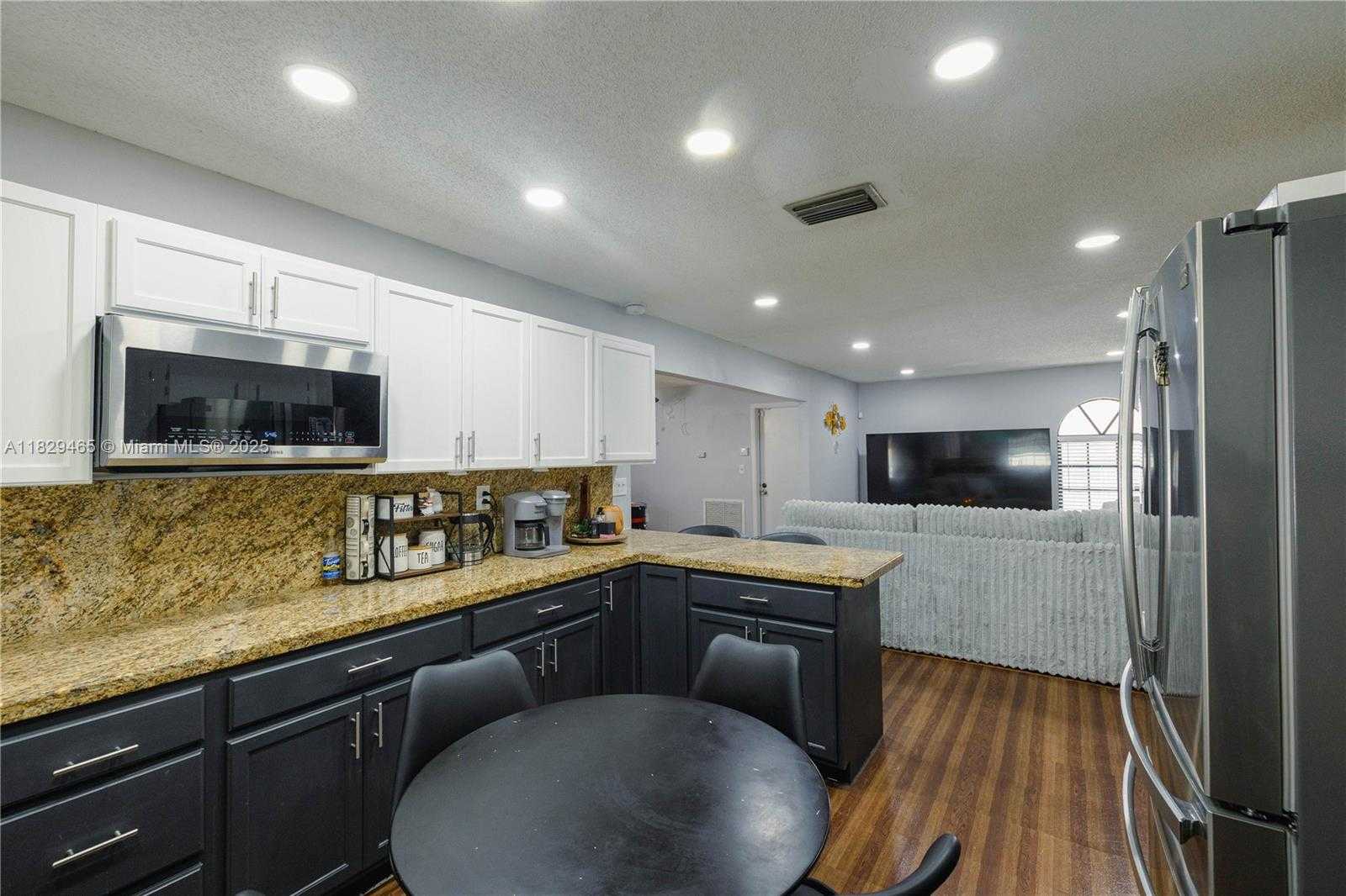 Small Image of 19266 NORTH WEST 18TH AVE, Miami Gardens Number 7