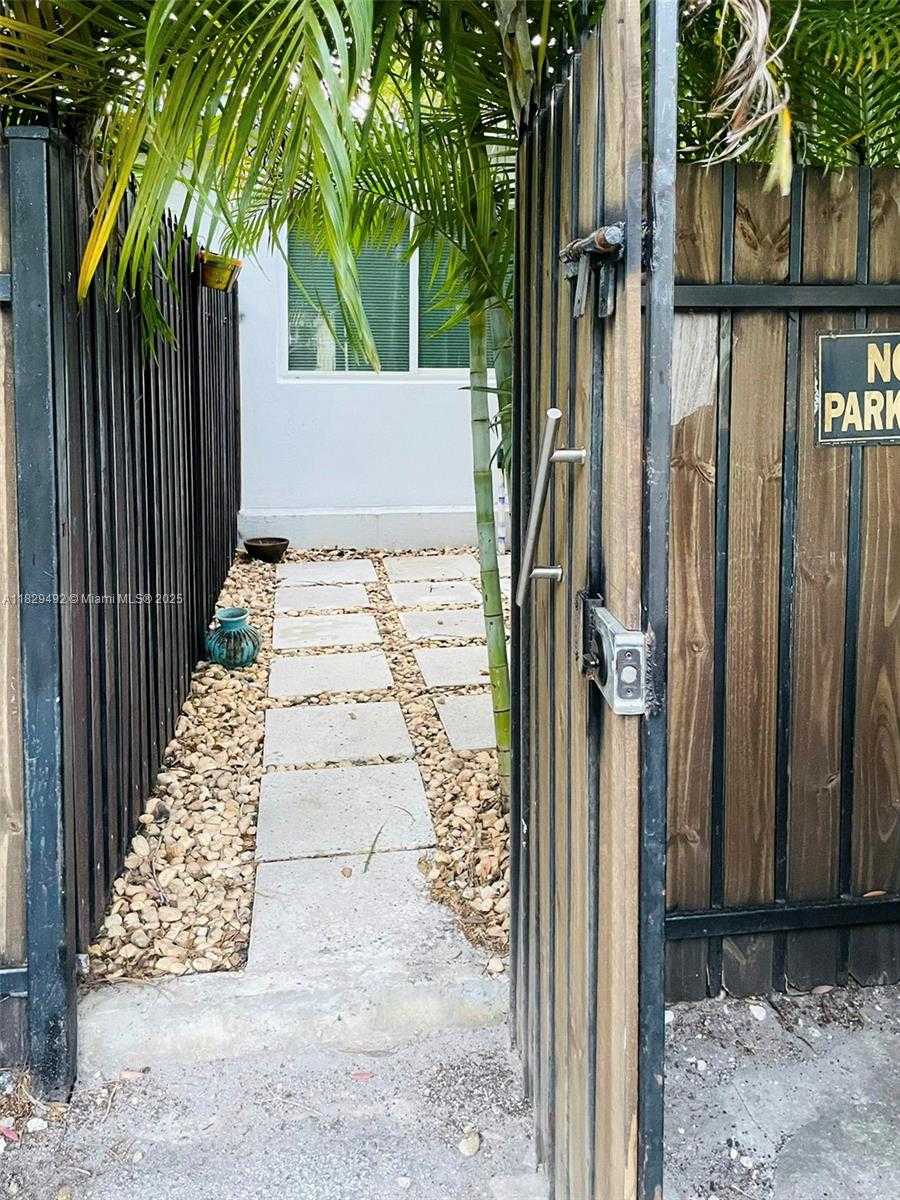 Small Image of 1125 SOUTH WEST 15TH TER, Fort Lauderdale Number 25
