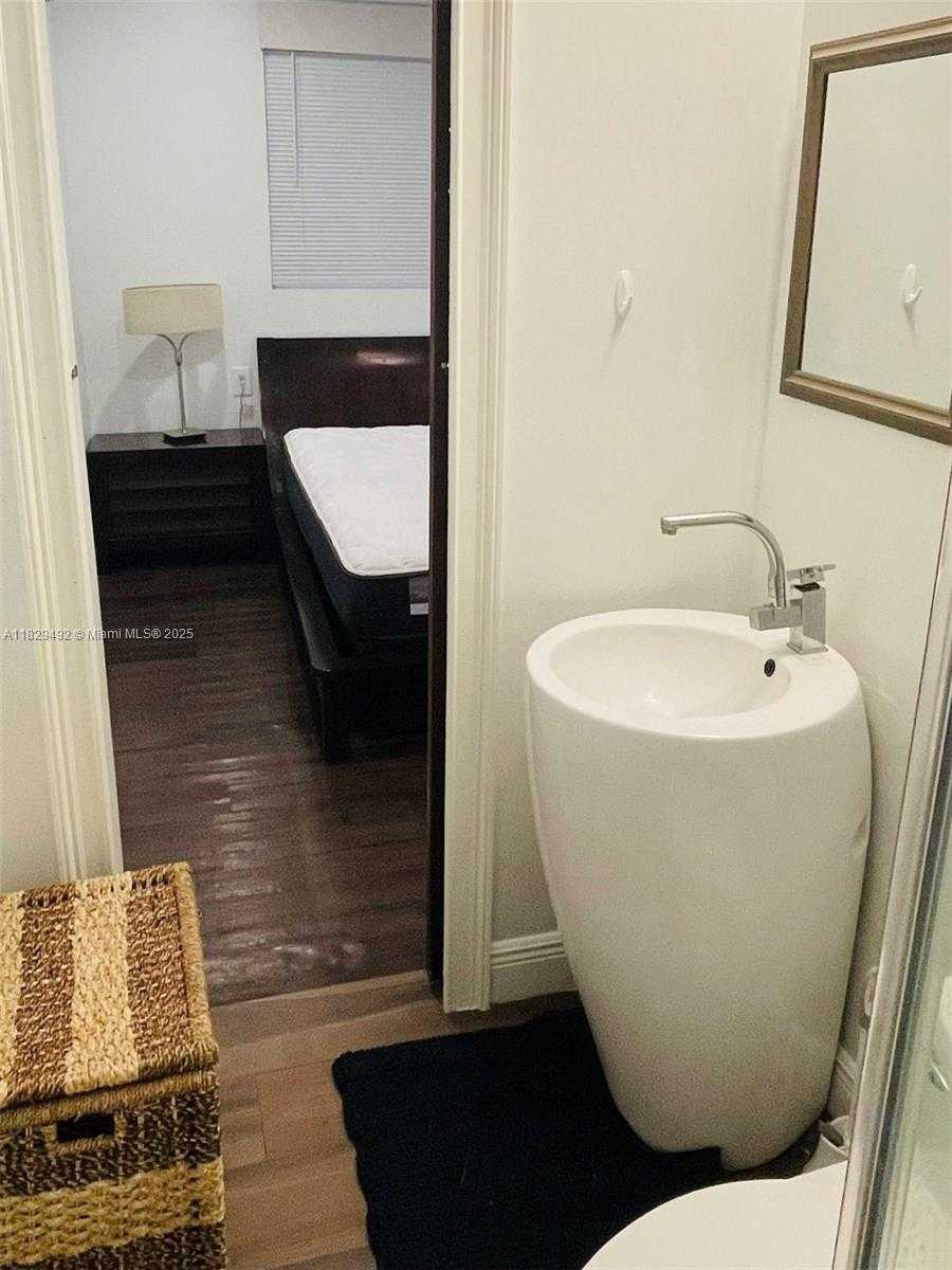 Small Image of 1125 SOUTH WEST 15TH TER, Fort Lauderdale Number 37