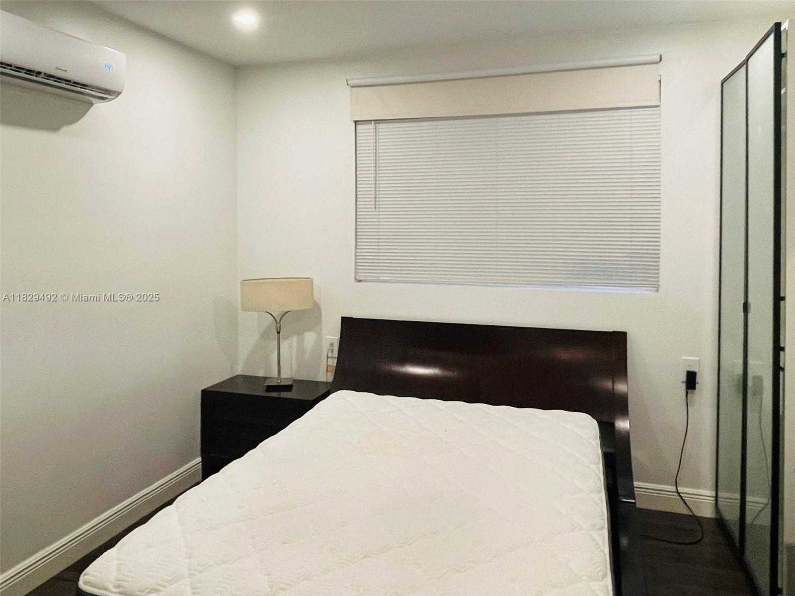 Small Image of 1125 SOUTH WEST 15TH TER, Fort Lauderdale Number 39