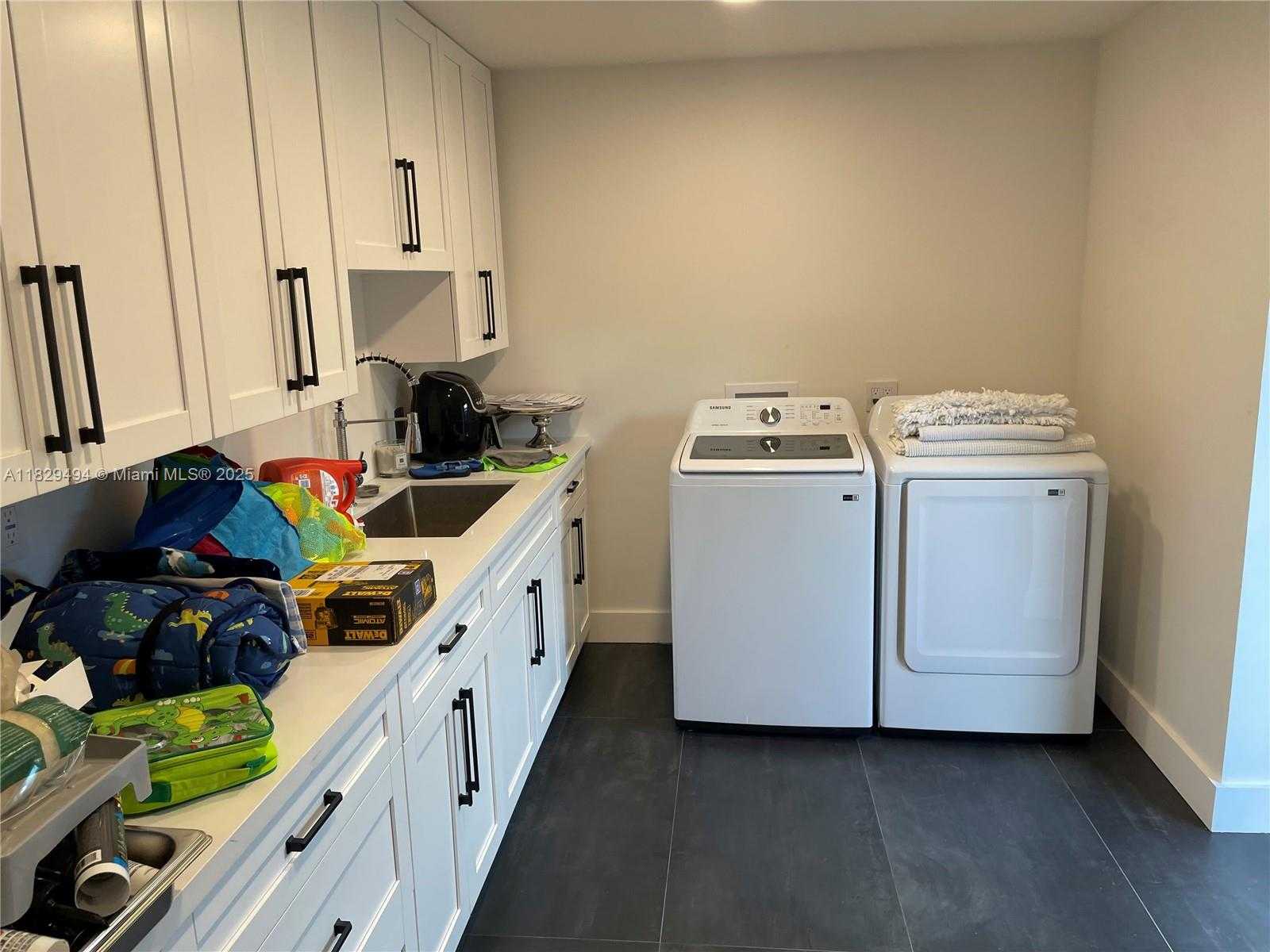 Small Image of 18941 SOUTH WEST 92ND CT, Cutler Bay Number 6