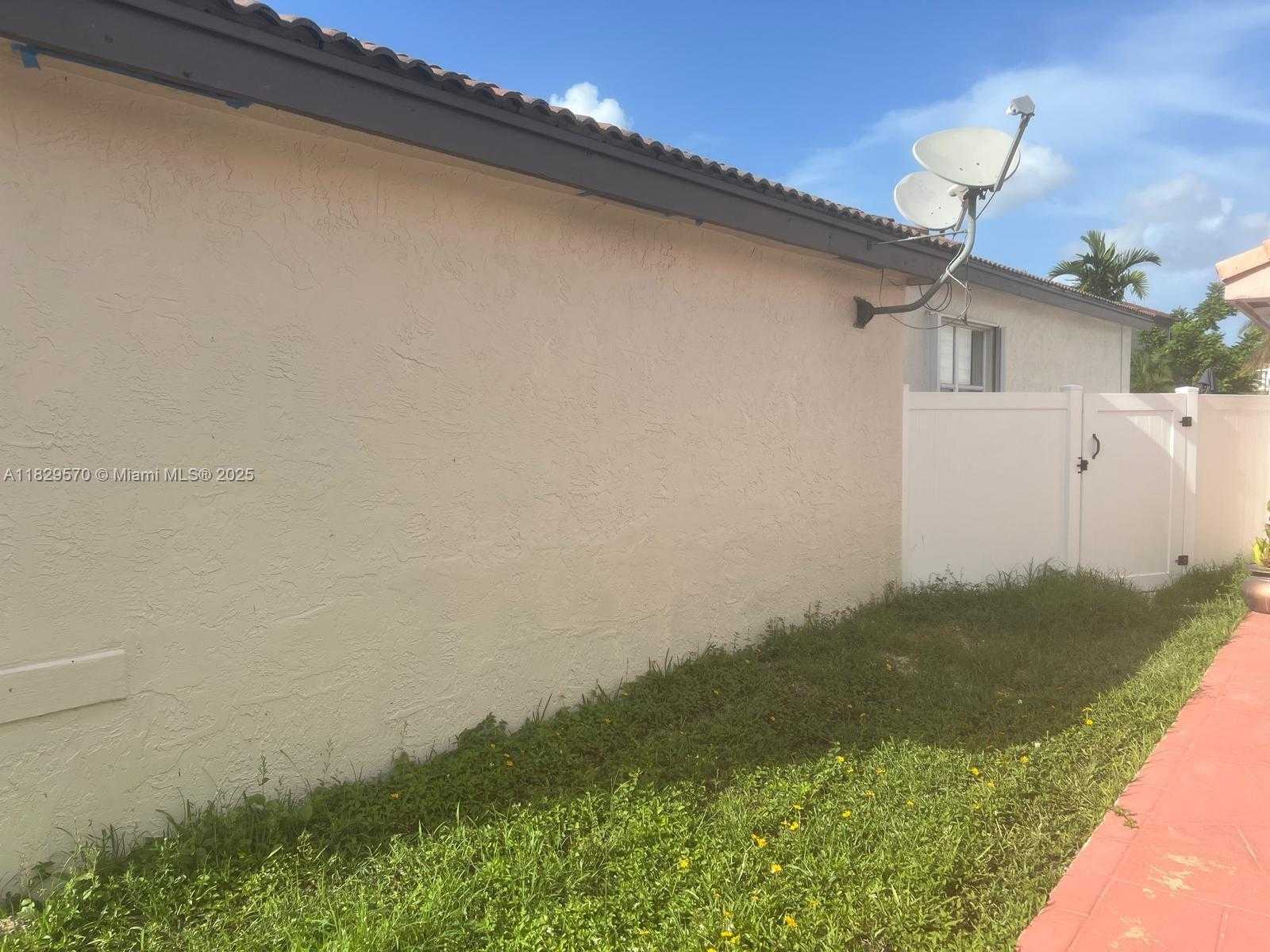 Small Image of 2383 SOUTH WEST 177TH TER, Miramar Number 5