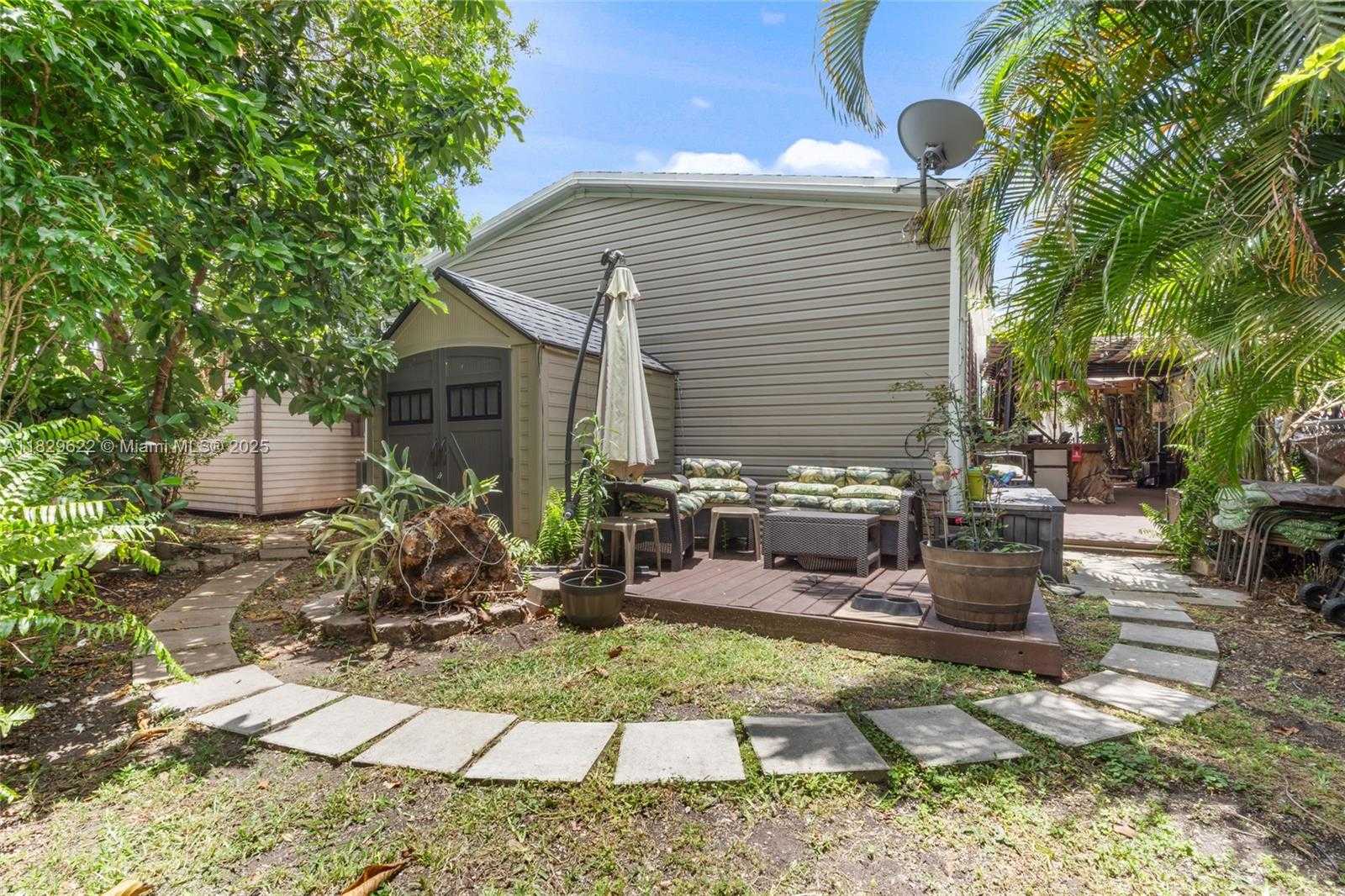 Small Image of 220 NORTH EAST 12TH AVE, Homestead Number 19