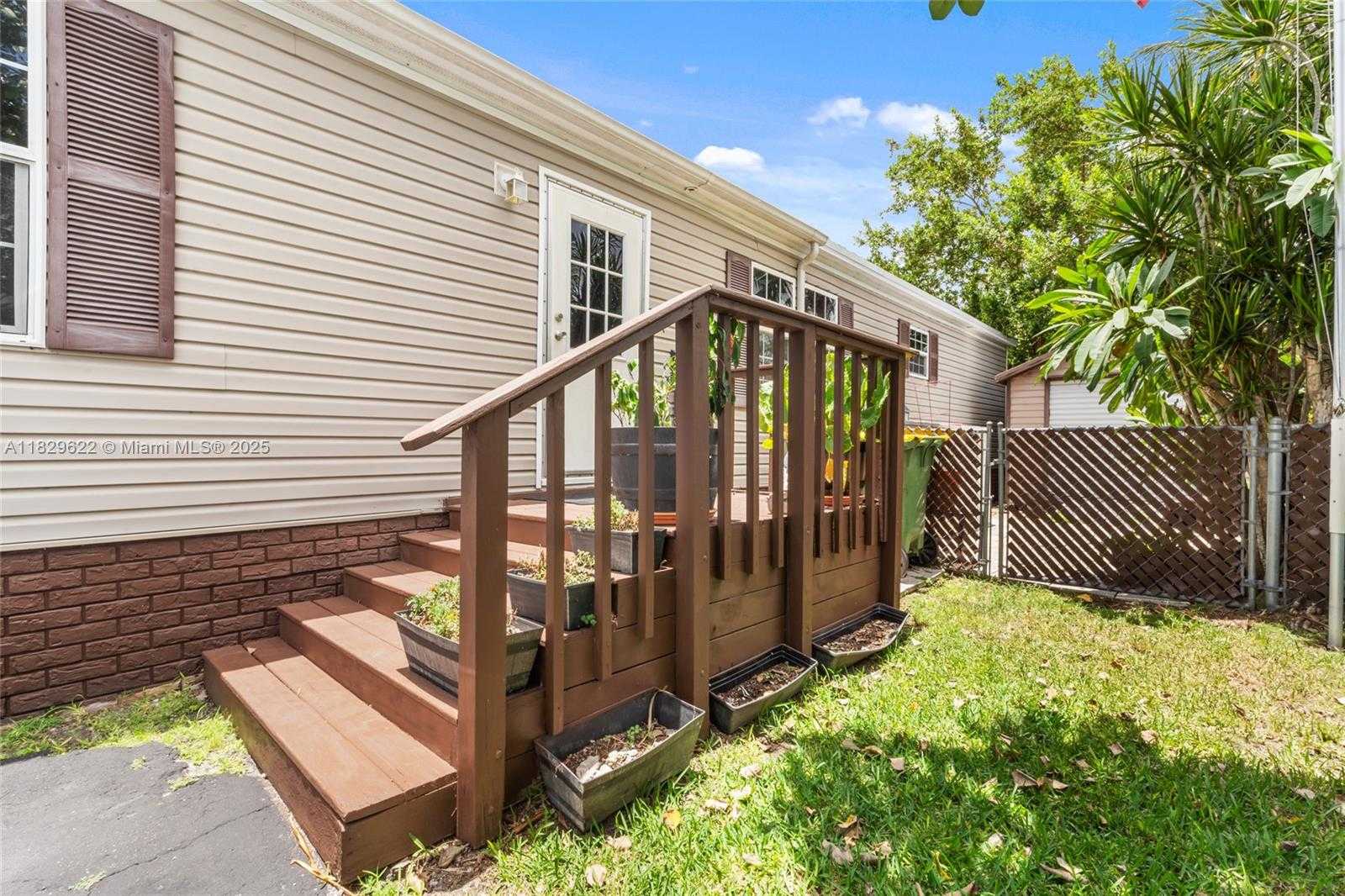 Small Image of 220 NORTH EAST 12TH AVE, Homestead Number 2