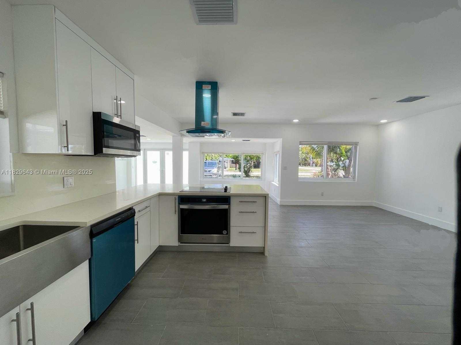 Small Image of 1401 NORTH EAST 178TH ST, North Miami Beach Number 3