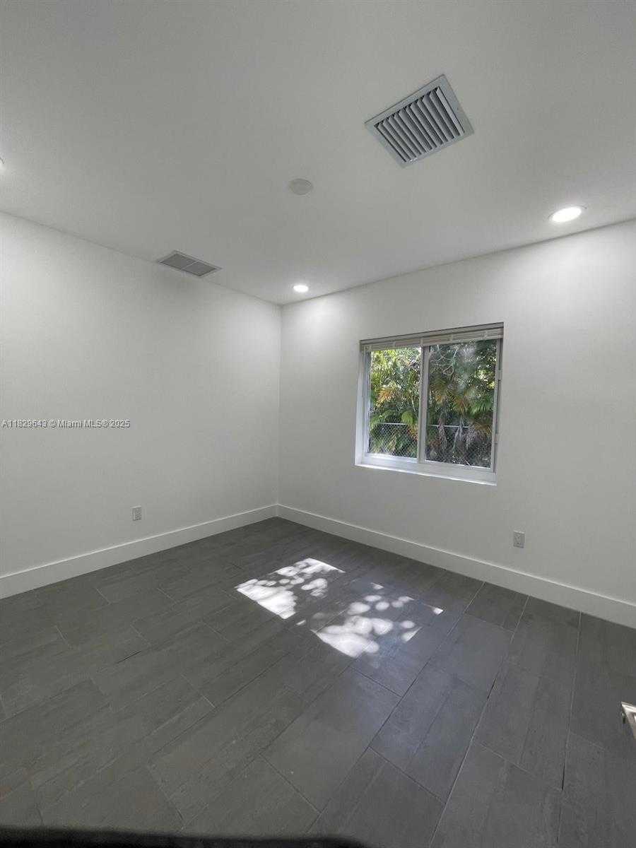 Small Image of 1401 NORTH EAST 178TH ST, North Miami Beach Number 5
