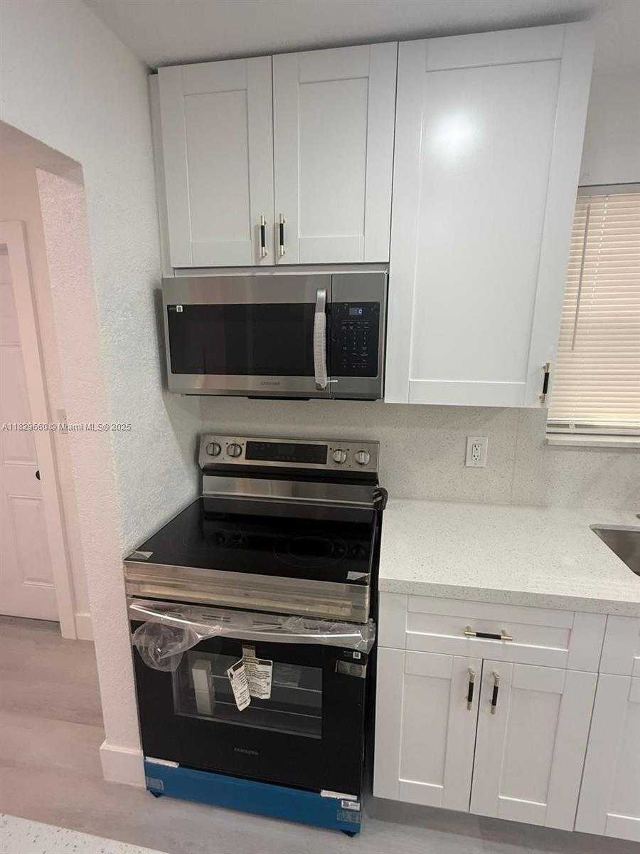 Small Image of 18535 NORTH WEST 39TH CT, Miami Gardens Number 10