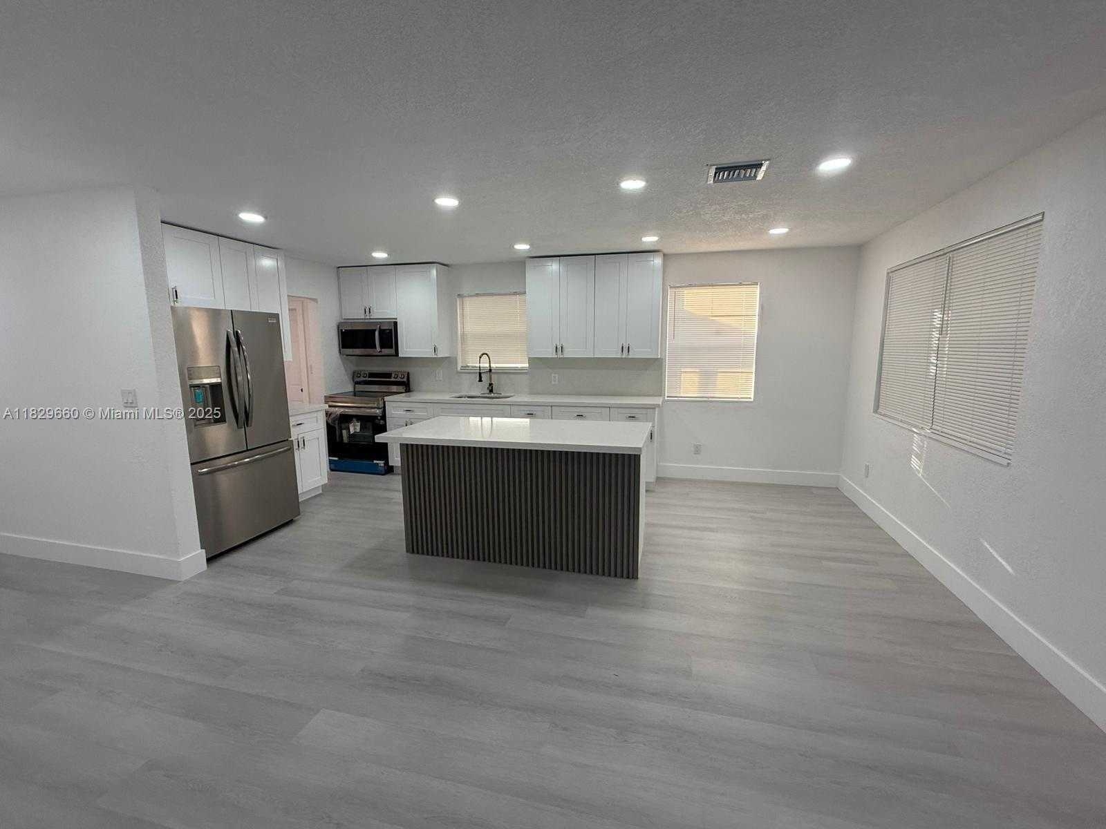 Small Image of 18535 NORTH WEST 39TH CT, Miami Gardens Number 12