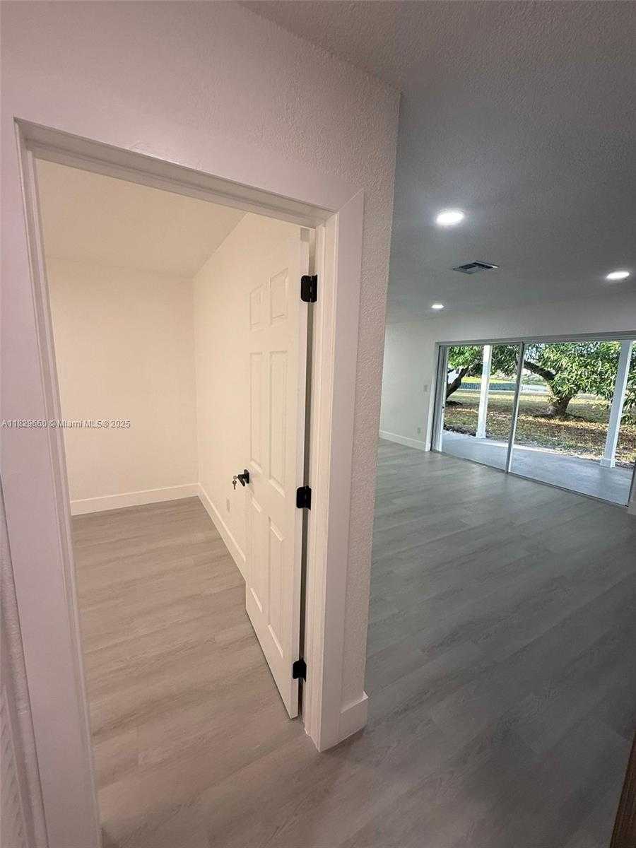 Small Image of 18535 NORTH WEST 39TH CT, Miami Gardens Number 17