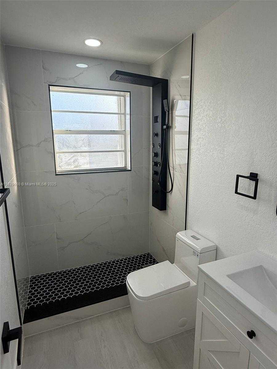Small Image of 18535 NORTH WEST 39TH CT, Miami Gardens Number 20
