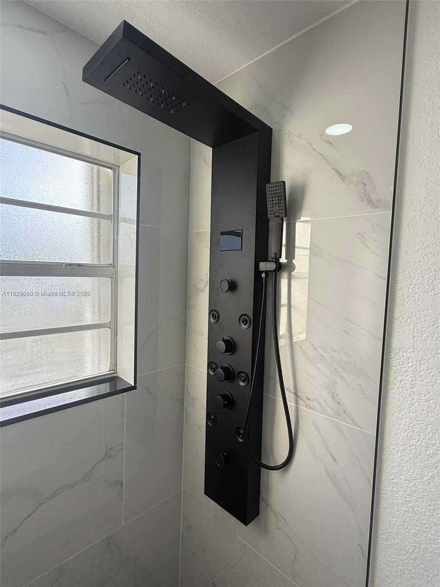 Small Image of 18535 NORTH WEST 39TH CT, Miami Gardens Number 22