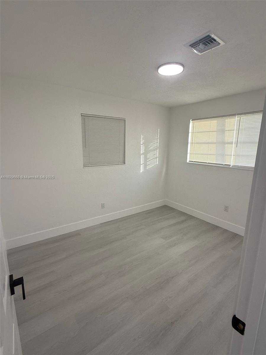 Small Image of 18535 NORTH WEST 39TH CT, Miami Gardens Number 25