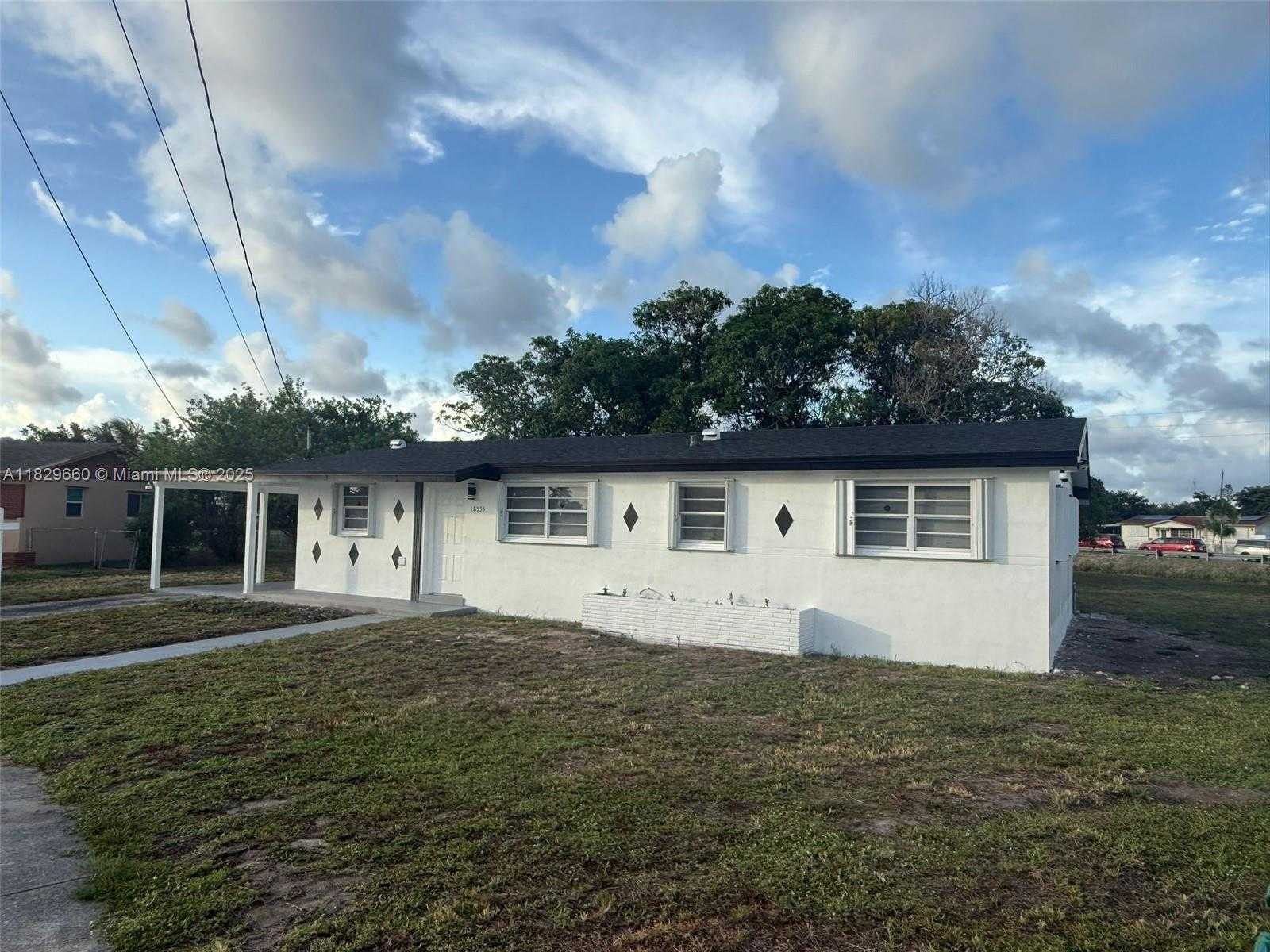 Small Image of 18535 NORTH WEST 39TH CT, Miami Gardens Number 3