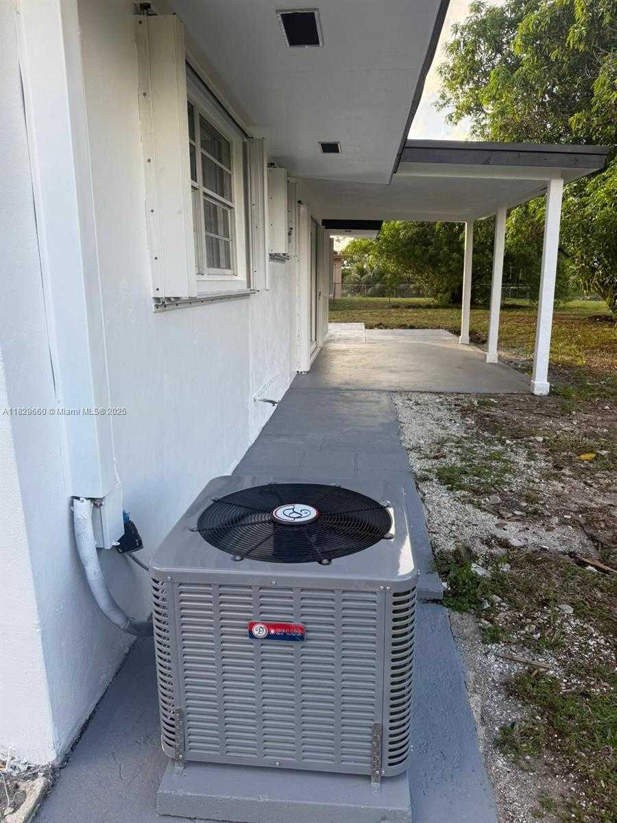Small Image of 18535 NORTH WEST 39TH CT, Miami Gardens Number 38