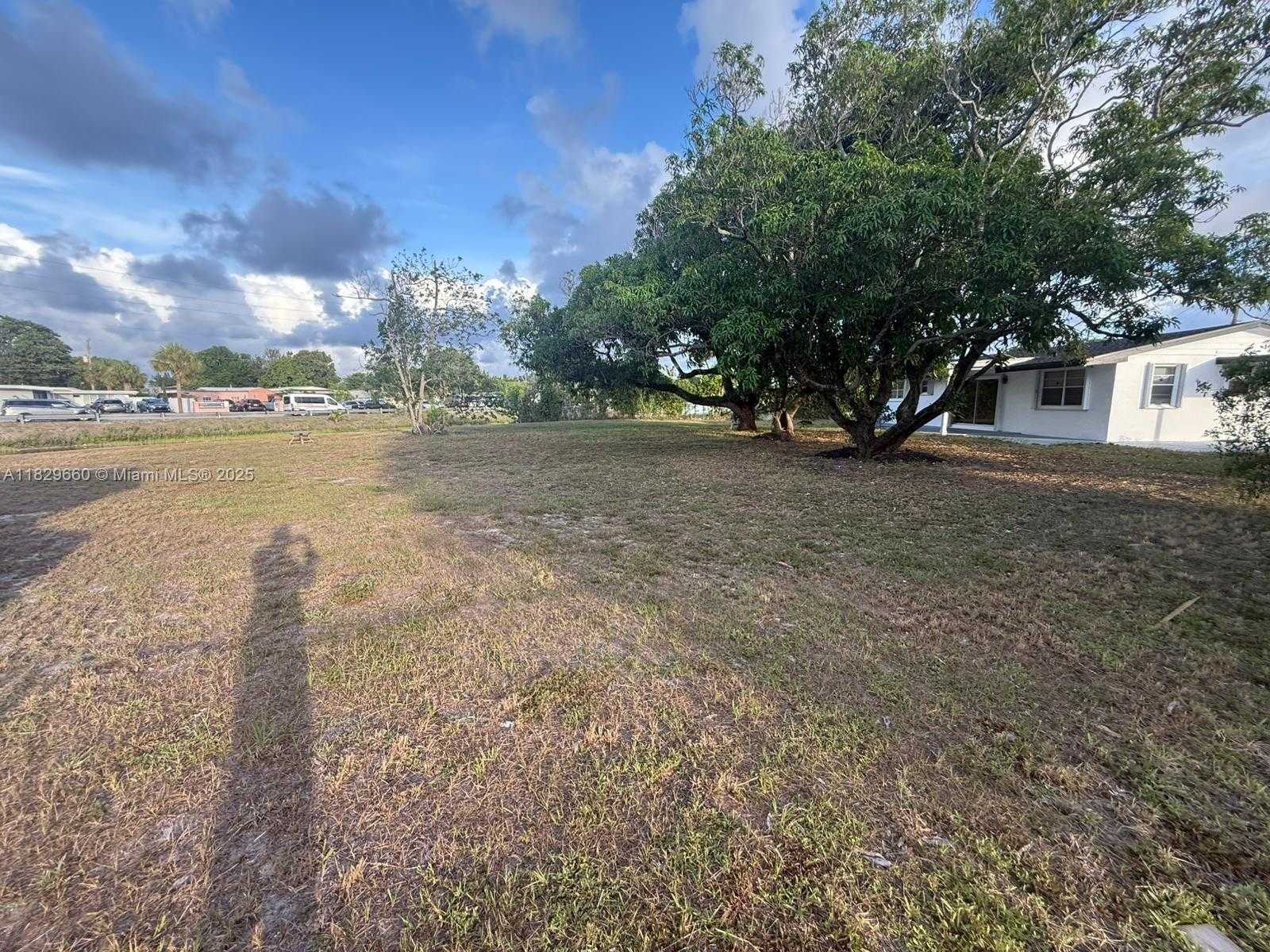 Small Image of 18535 NORTH WEST 39TH CT, Miami Gardens Number 40