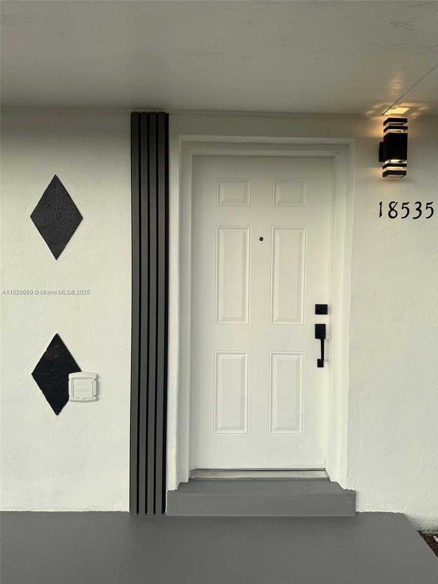 Small Image of 18535 NORTH WEST 39TH CT, Miami Gardens Number 6