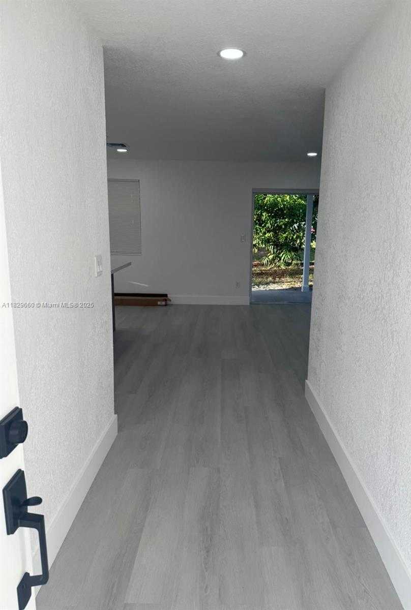 Small Image of 18535 NORTH WEST 39TH CT, Miami Gardens Number 7