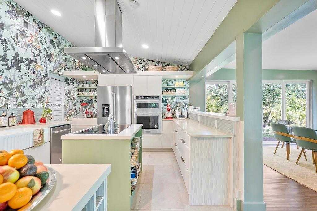 Small Image of 11377 WEST BISCAYNE CANAL RD, Miami Number 13