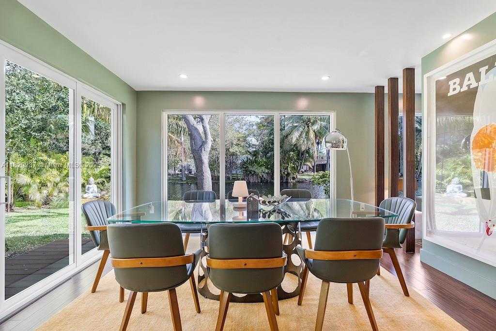 Small Image of 11377 WEST BISCAYNE CANAL RD, Miami Number 17