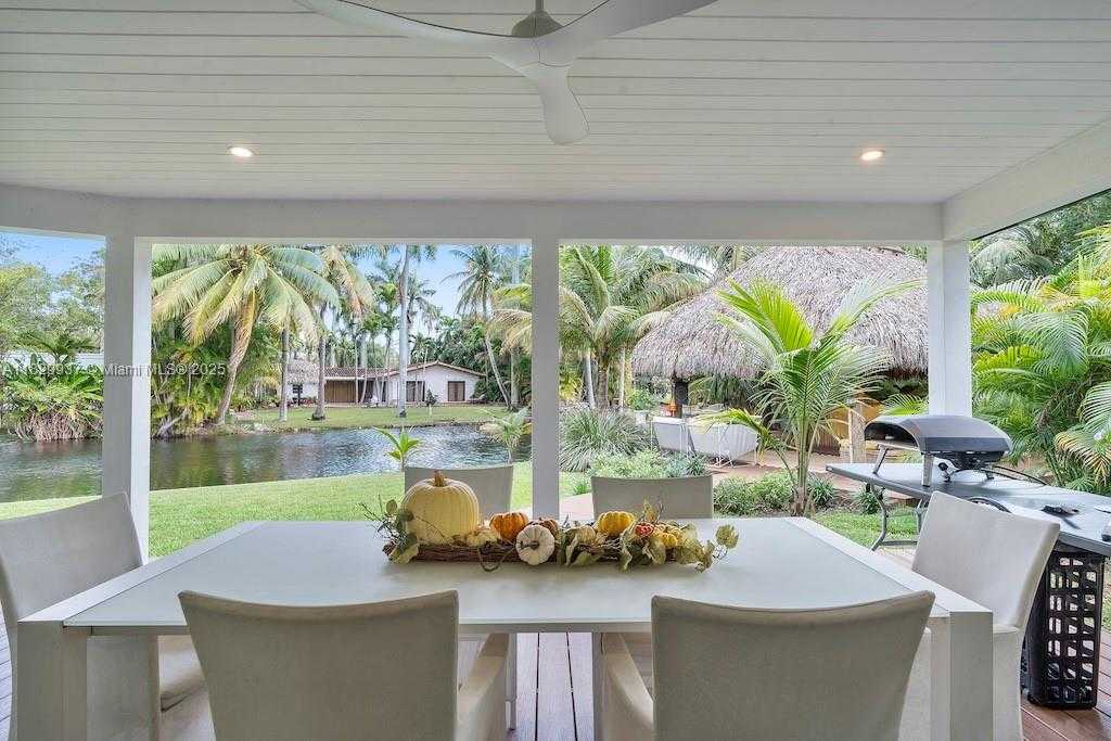 Small Image of 11377 WEST BISCAYNE CANAL RD, Miami Number 22