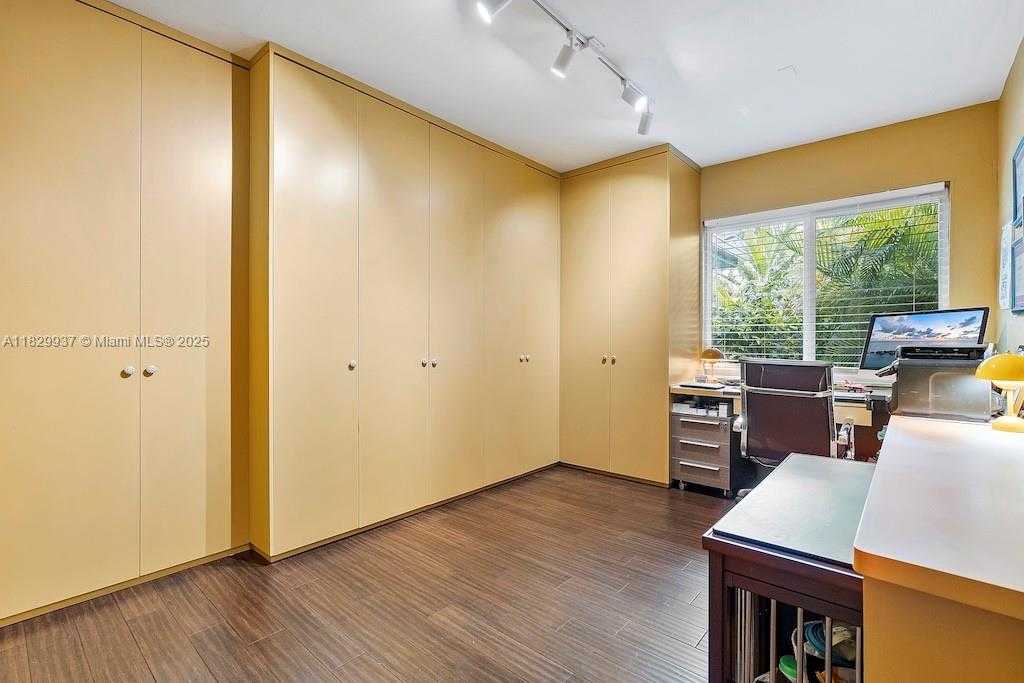Small Image of 11377 WEST BISCAYNE CANAL RD, Miami Number 28