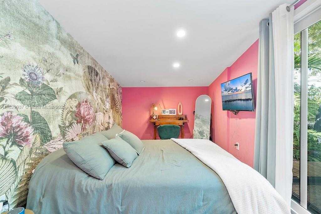 Small Image of 11377 WEST BISCAYNE CANAL RD, Miami Number 31