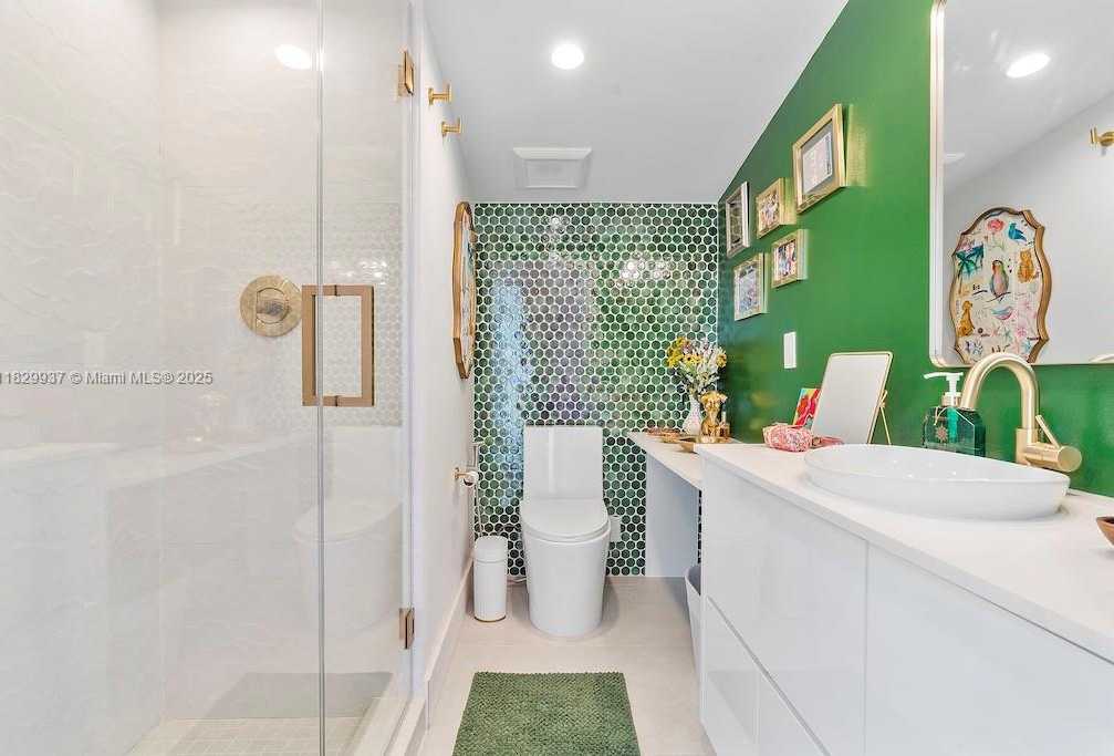 Small Image of 11377 WEST BISCAYNE CANAL RD, Miami Number 33
